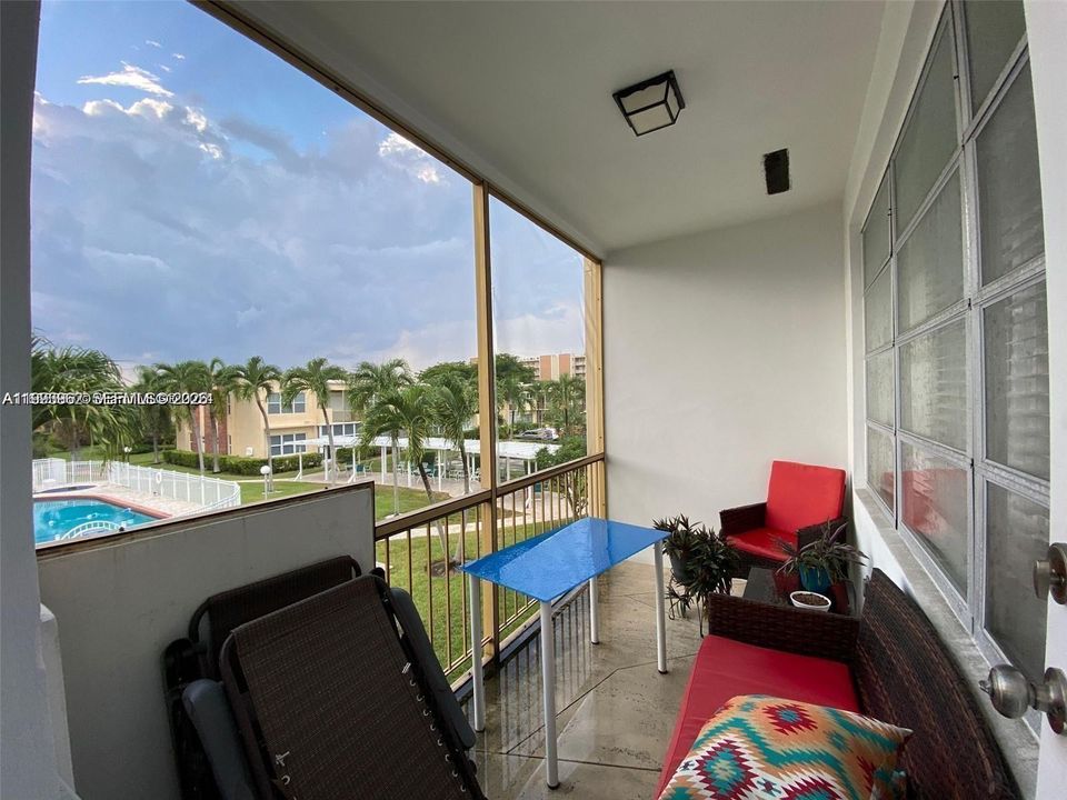 En Venta: $164,999 (1 camas, 1 baños, 1071 Pies cuadrados)