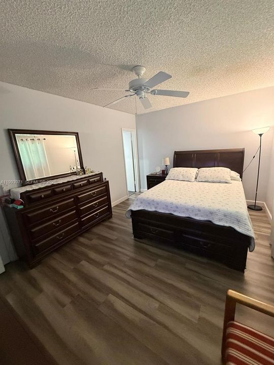 В аренду: $1,650 (2 спален, 2 ванн, 990 Квадратных фут)