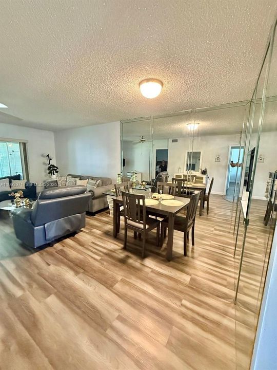 В аренду: $1,650 (2 спален, 2 ванн, 990 Квадратных фут)