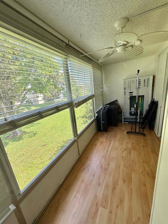 В аренду: $1,650 (2 спален, 2 ванн, 990 Квадратных фут)