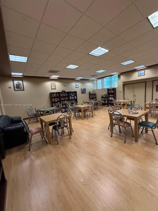 В аренду: $1,650 (2 спален, 2 ванн, 990 Квадратных фут)