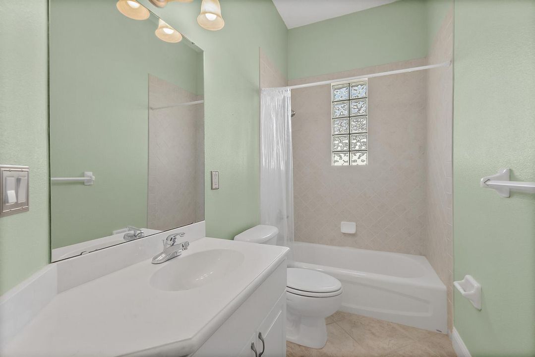 80_Longview_Way_N_Photos-47