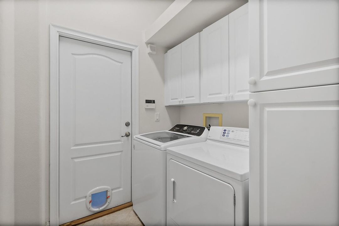 80_Longview_Way_N_Photos-50