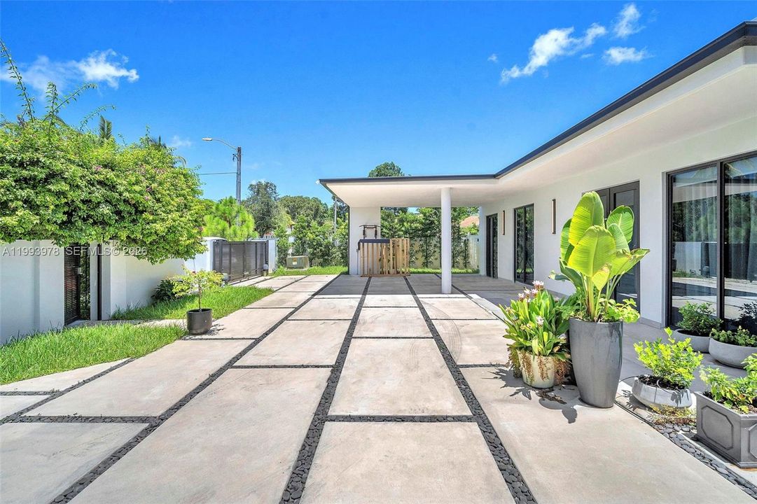 For Sale: $2,700,000 (4 beds, 3 baths, 3025 Square Feet)