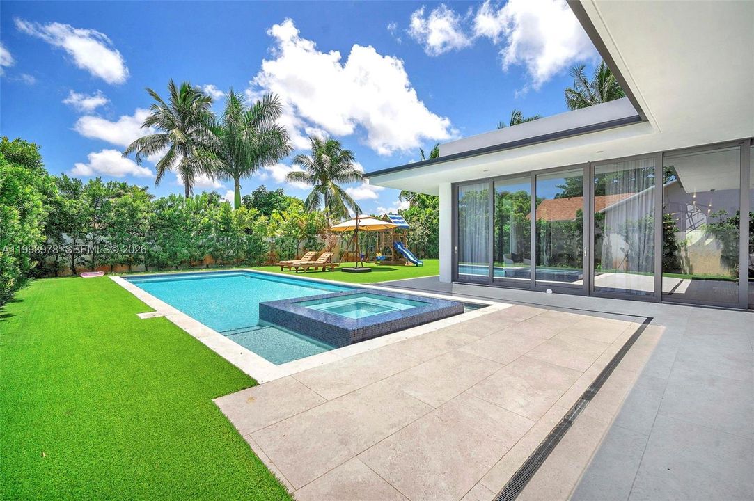 For Sale: $2,700,000 (4 beds, 3 baths, 3025 Square Feet)