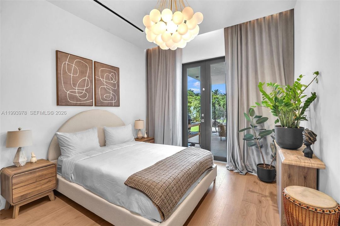 For Sale: $2,700,000 (4 beds, 3 baths, 3025 Square Feet)