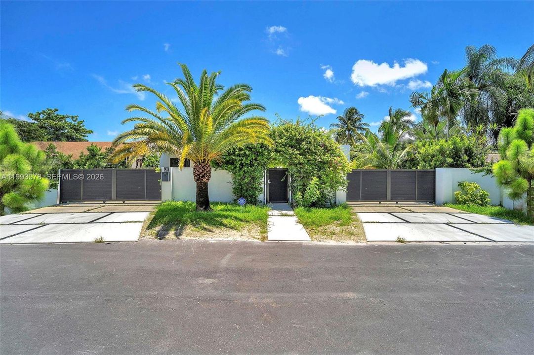For Sale: $2,700,000 (4 beds, 3 baths, 3025 Square Feet)