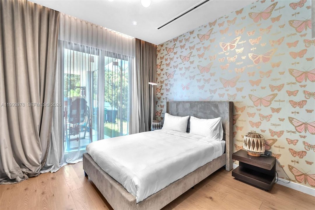 For Sale: $2,700,000 (4 beds, 3 baths, 3025 Square Feet)
