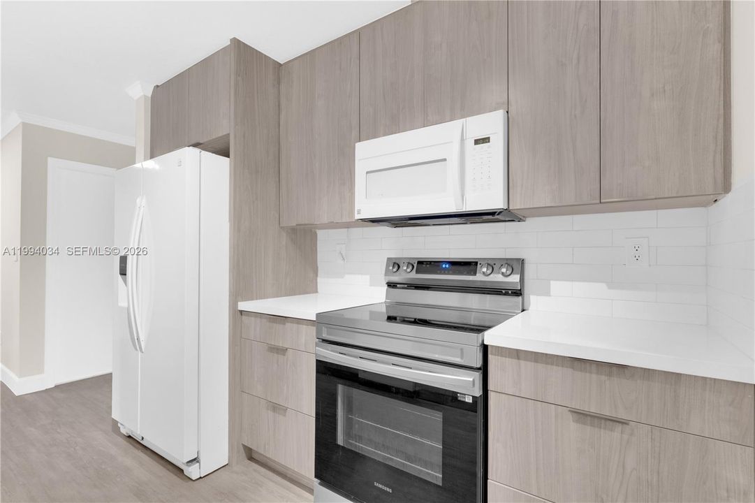 Active With Contract: $3,600 (3 beds, 2 baths, 1706 Square Feet)