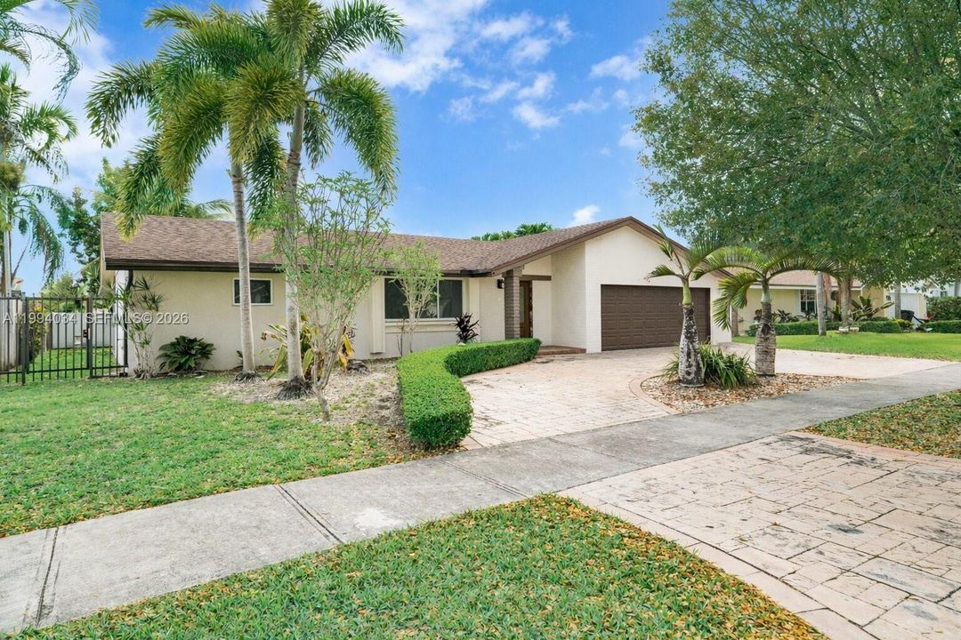 Active With Contract: $3,600 (3 beds, 2 baths, 1706 Square Feet)