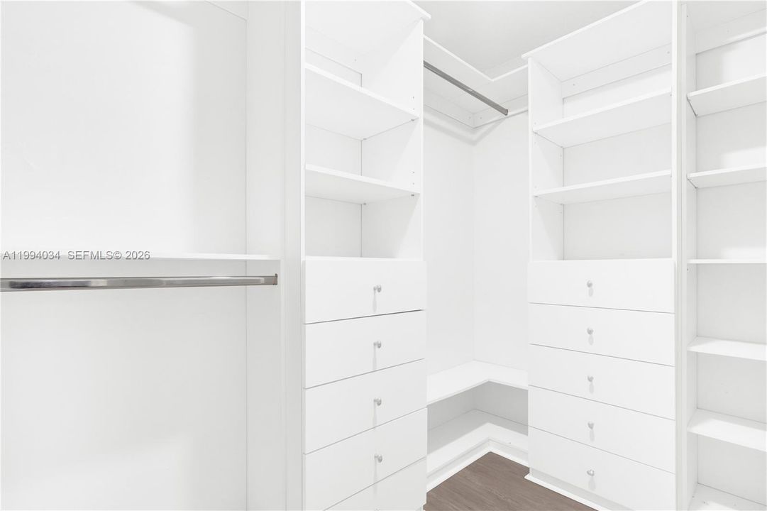 Active With Contract: $3,600 (3 beds, 2 baths, 1706 Square Feet)