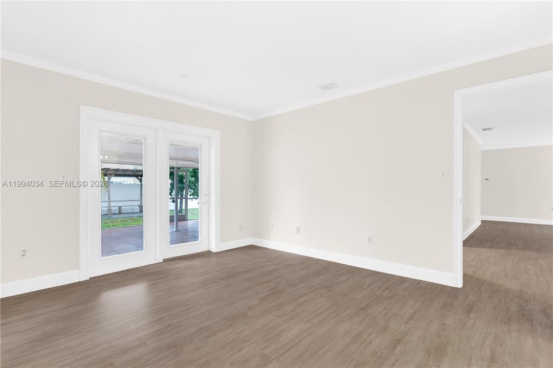 Active With Contract: $3,600 (3 beds, 2 baths, 1706 Square Feet)