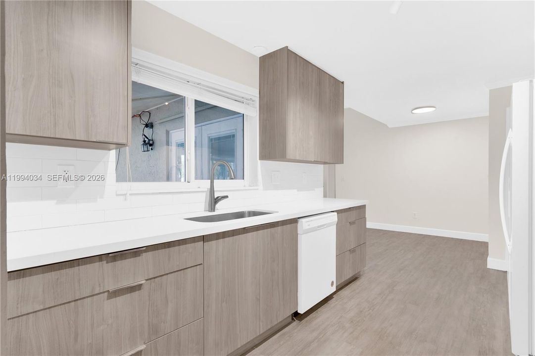 Active With Contract: $3,600 (3 beds, 2 baths, 1706 Square Feet)