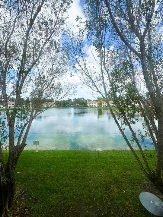 For Sale: $170,000 (2 beds, 2 baths, 815 Square Feet)