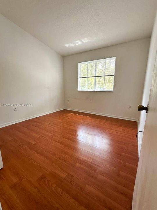 For Sale: $170,000 (2 beds, 2 baths, 815 Square Feet)