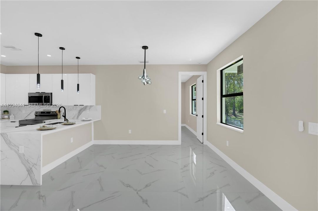 For Sale: $327,499 (3 beds, 2 baths, 1540 Square Feet)