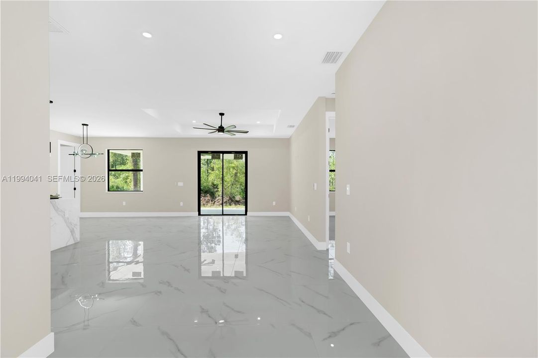 For Sale: $327,499 (3 beds, 2 baths, 1540 Square Feet)