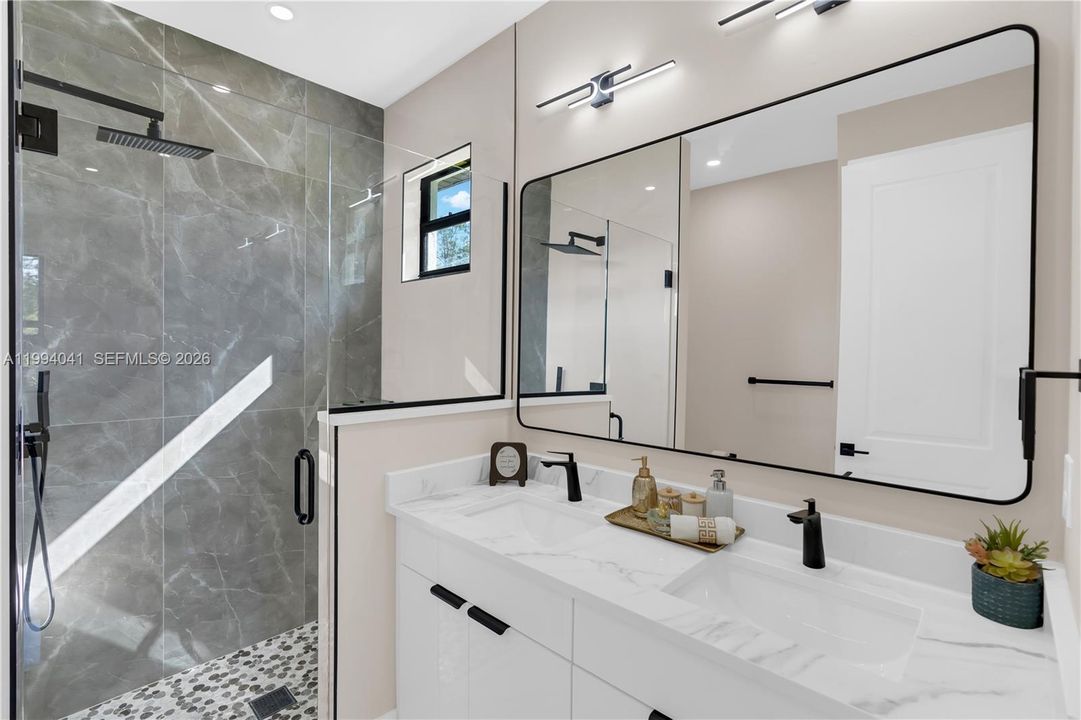 For Sale: $327,499 (3 beds, 2 baths, 1540 Square Feet)