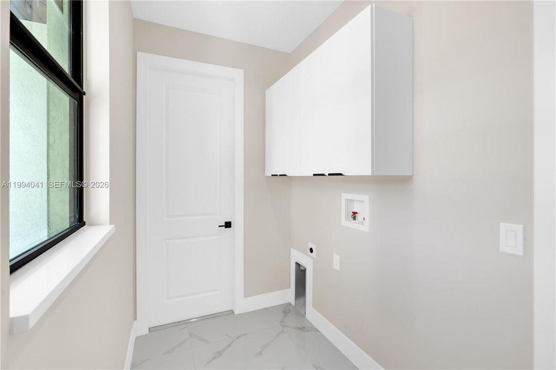 For Sale: $327,499 (3 beds, 2 baths, 1540 Square Feet)