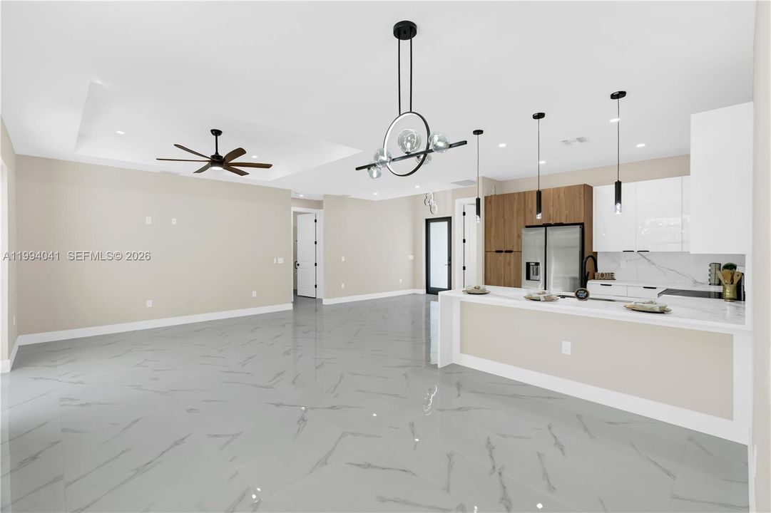 For Sale: $327,499 (3 beds, 2 baths, 1540 Square Feet)