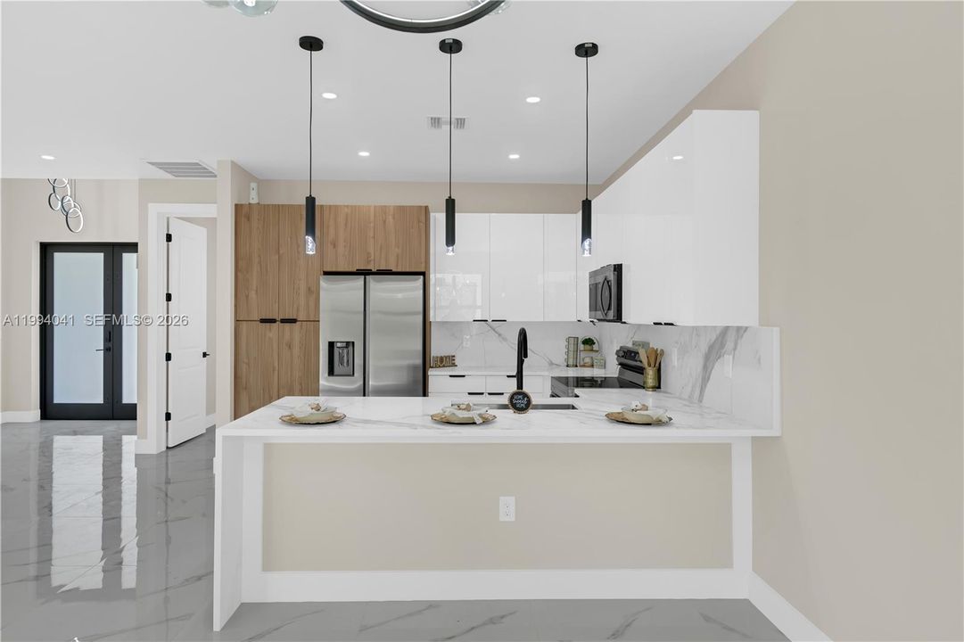 For Sale: $327,499 (3 beds, 2 baths, 1540 Square Feet)