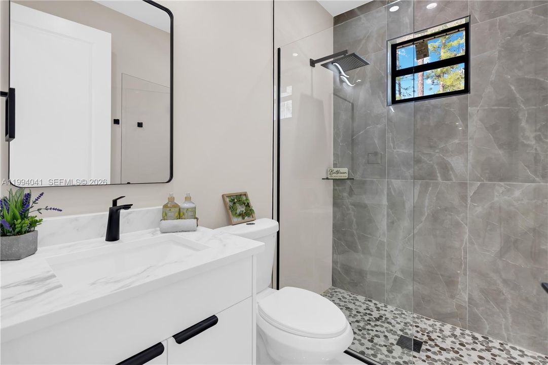 For Sale: $327,499 (3 beds, 2 baths, 1540 Square Feet)