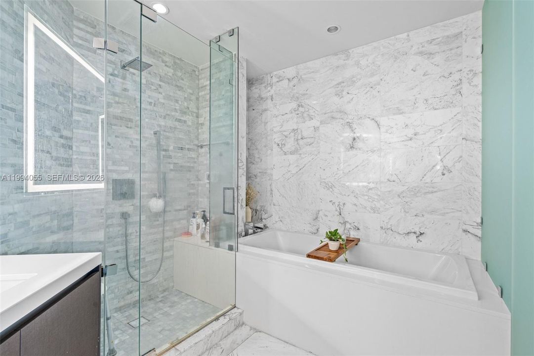 For Sale: $935,000 (1 beds, 2 baths, 1244 Square Feet)