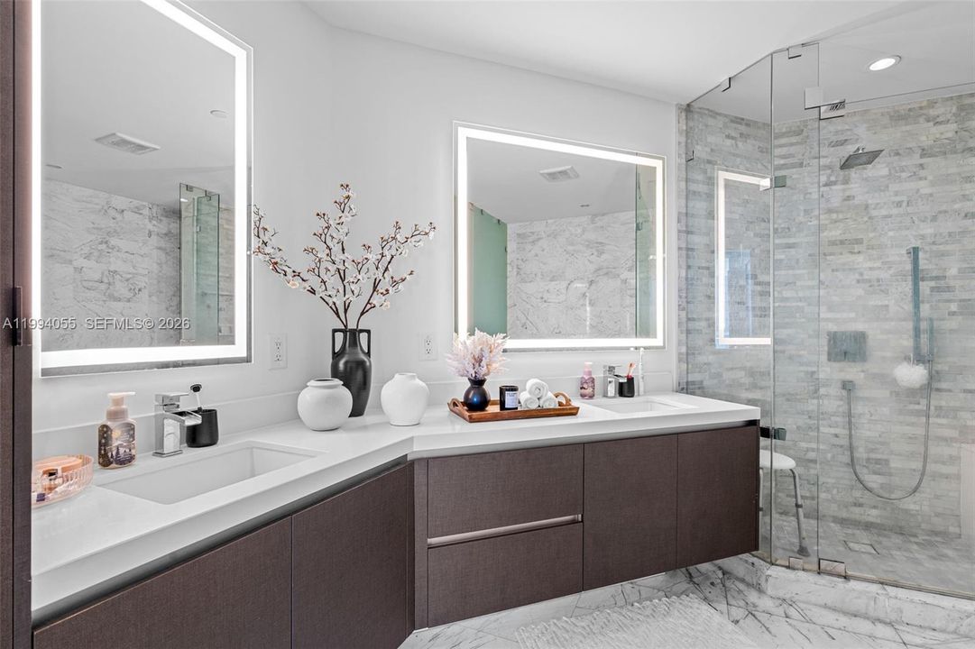 For Sale: $935,000 (1 beds, 2 baths, 1244 Square Feet)