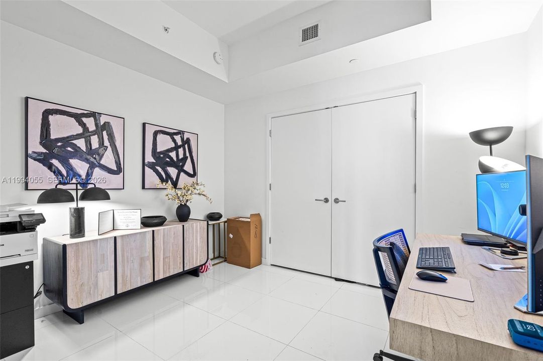 For Sale: $935,000 (1 beds, 2 baths, 1244 Square Feet)