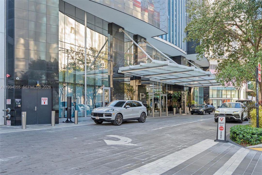 For Sale: $935,000 (1 beds, 2 baths, 1244 Square Feet)