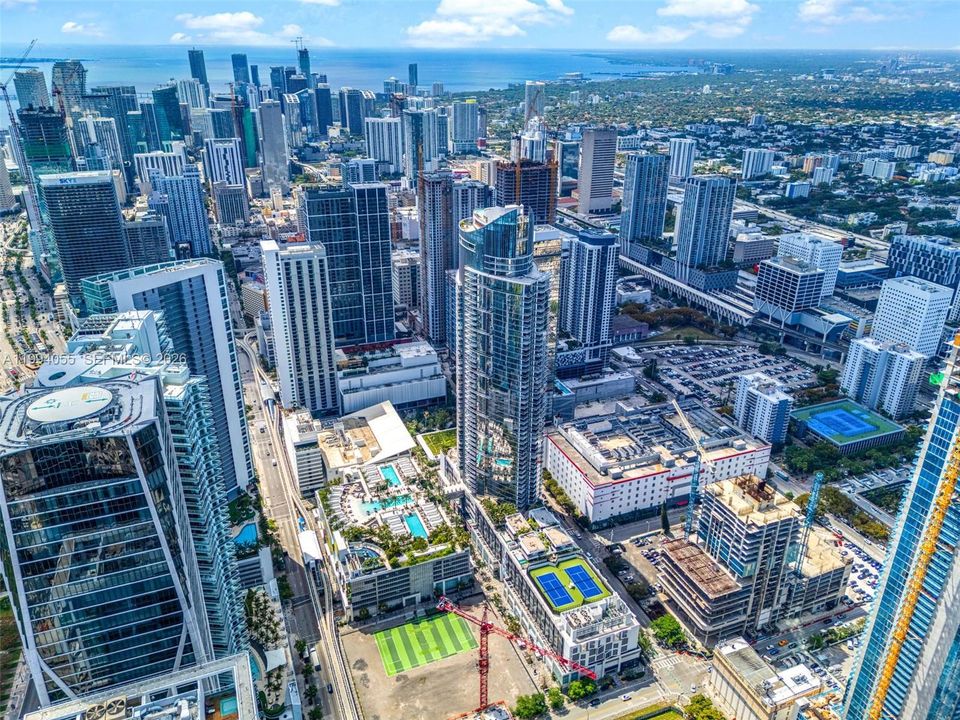 For Sale: $935,000 (1 beds, 2 baths, 1244 Square Feet)