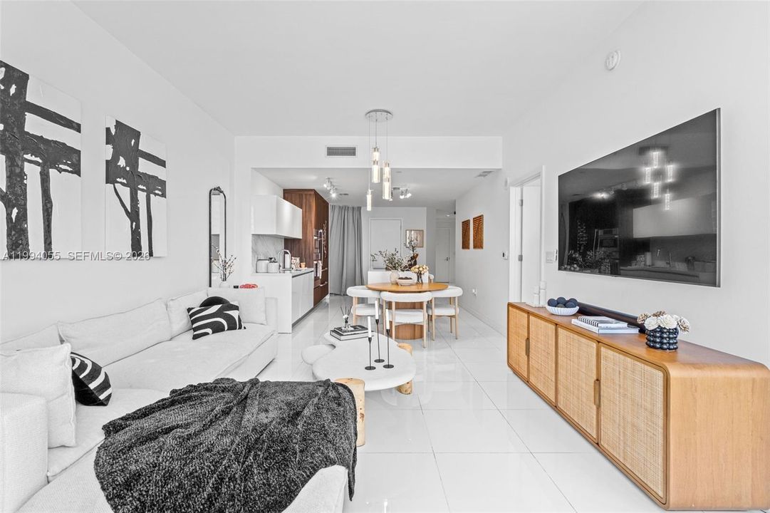For Sale: $935,000 (1 beds, 2 baths, 1244 Square Feet)