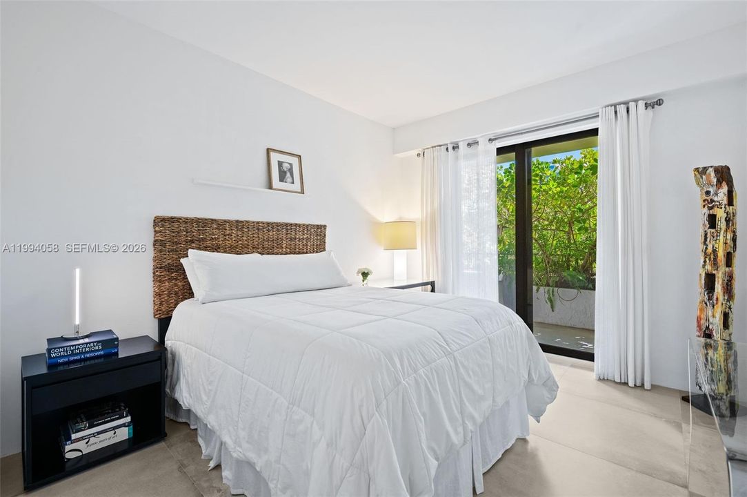 For Sale: $1,695,000 (2 beds, 2 baths, 1531 Square Feet)