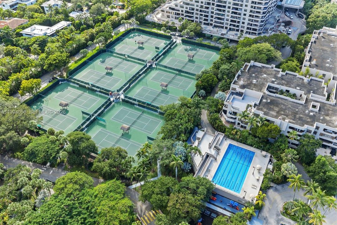 For Sale: $1,695,000 (2 beds, 2 baths, 1531 Square Feet)