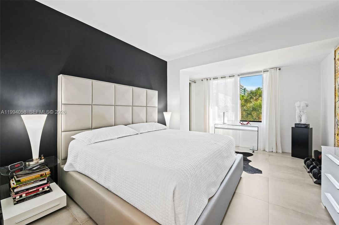 For Sale: $1,695,000 (2 beds, 2 baths, 1531 Square Feet)