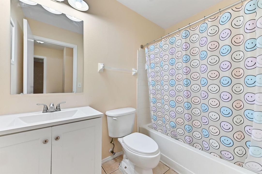 15 bathroom 01