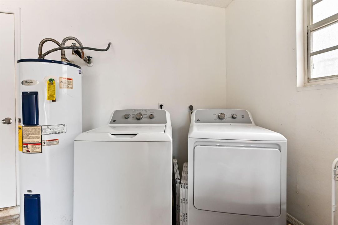 23 laundry room 01