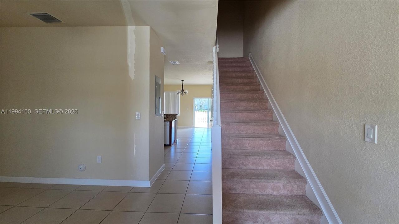 For Sale: $375,000 (2 beds, 2 baths, 1458 Square Feet)
