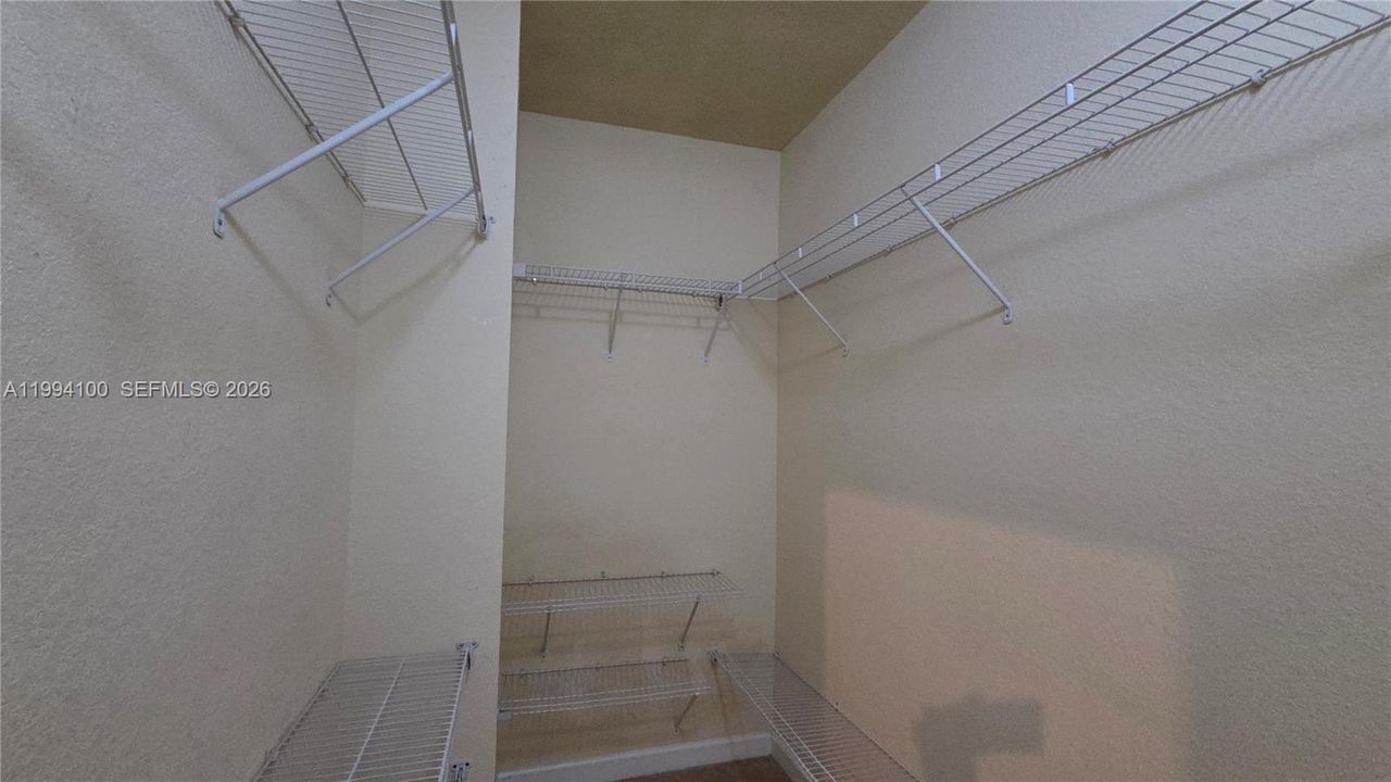 For Sale: $375,000 (2 beds, 2 baths, 1458 Square Feet)