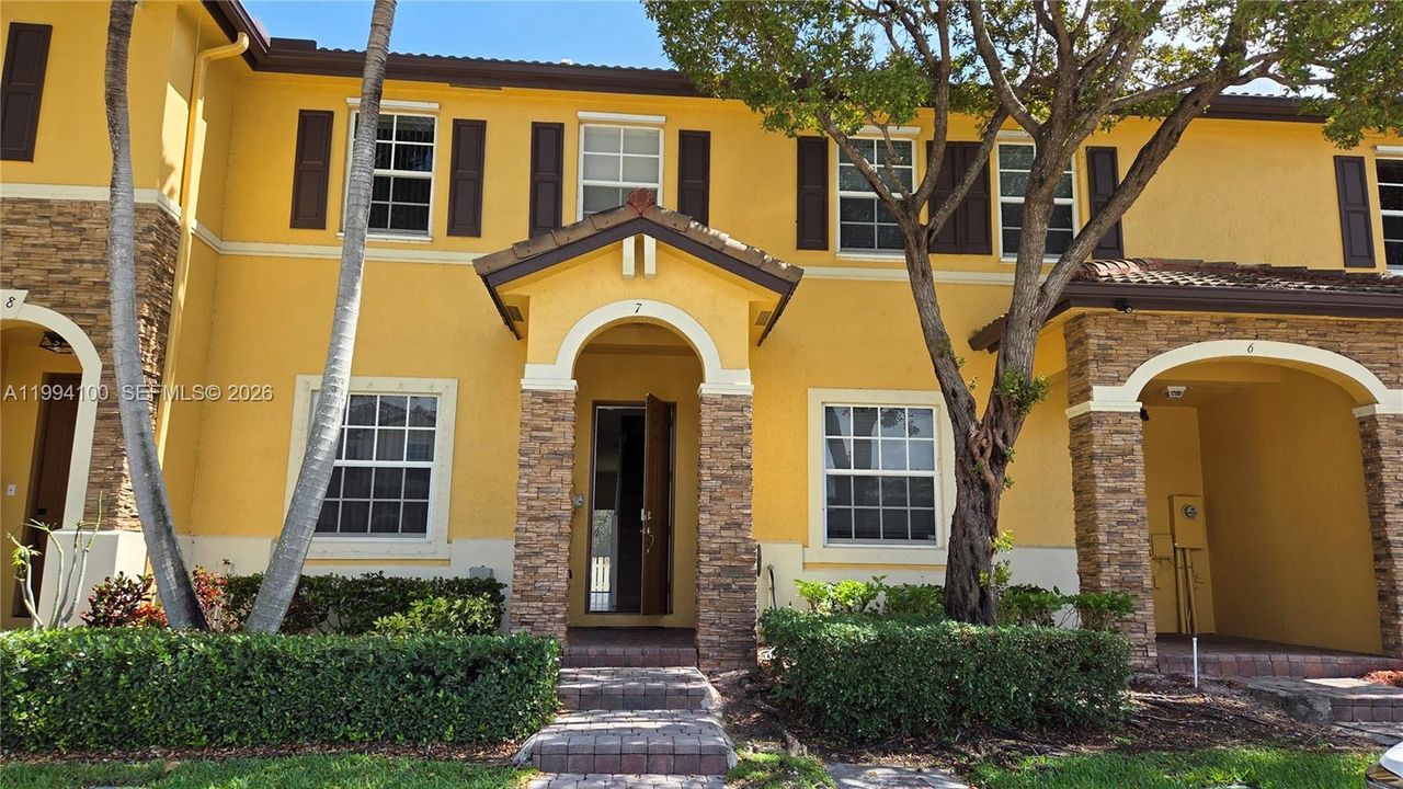 For Sale: $375,000 (2 beds, 2 baths, 1458 Square Feet)