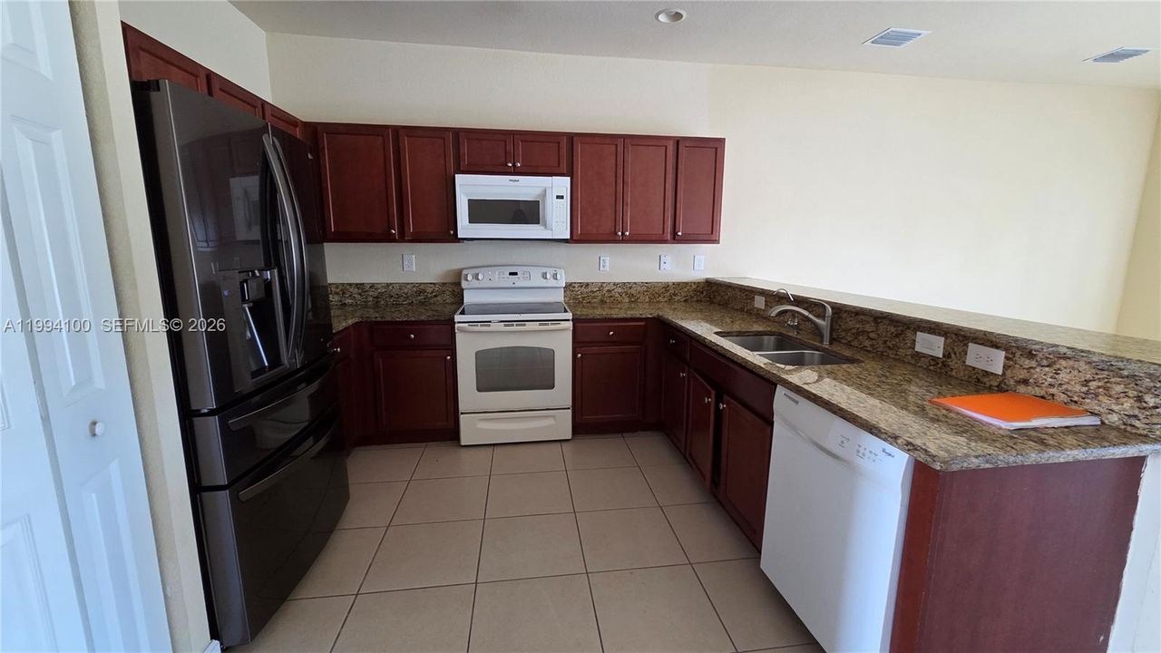 For Sale: $375,000 (2 beds, 2 baths, 1458 Square Feet)