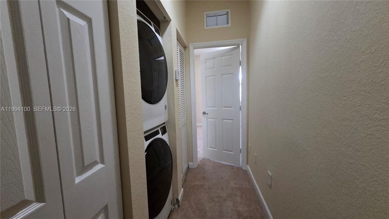For Sale: $375,000 (2 beds, 2 baths, 1458 Square Feet)