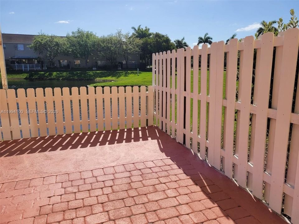 For Sale: $375,000 (2 beds, 2 baths, 1458 Square Feet)