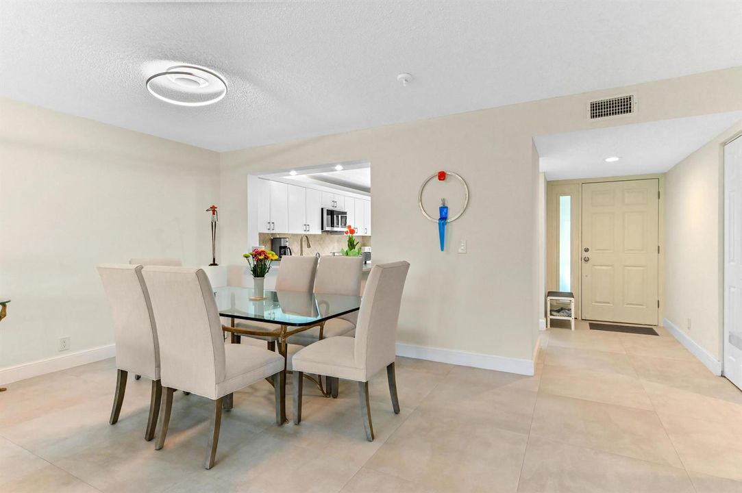 09 Dining room 02