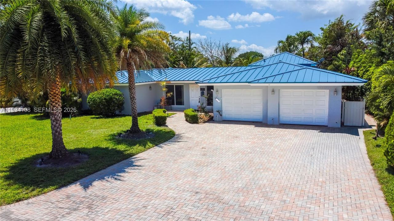 En Venta: $1,999,000 (4 camas, 3 baños, 2307 Pies cuadrados)