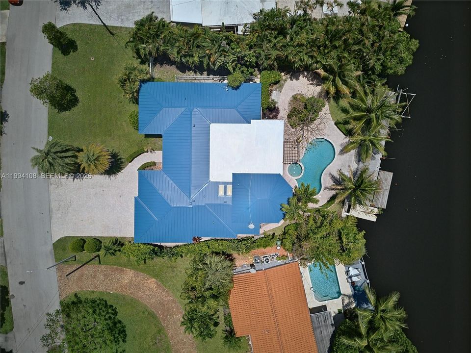En Venta: $1,999,000 (4 camas, 3 baños, 2307 Pies cuadrados)