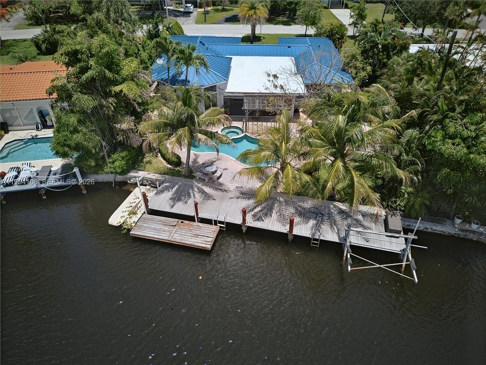 En Venta: $1,999,000 (4 camas, 3 baños, 2307 Pies cuadrados)
