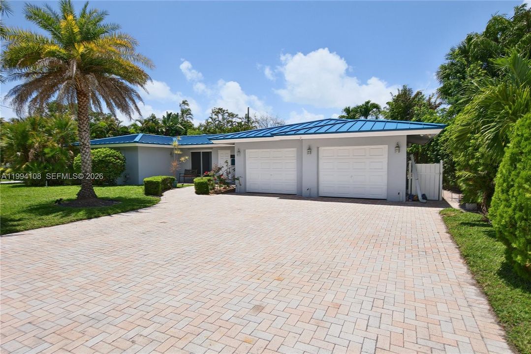 En Venta: $1,999,000 (4 camas, 3 baños, 2307 Pies cuadrados)