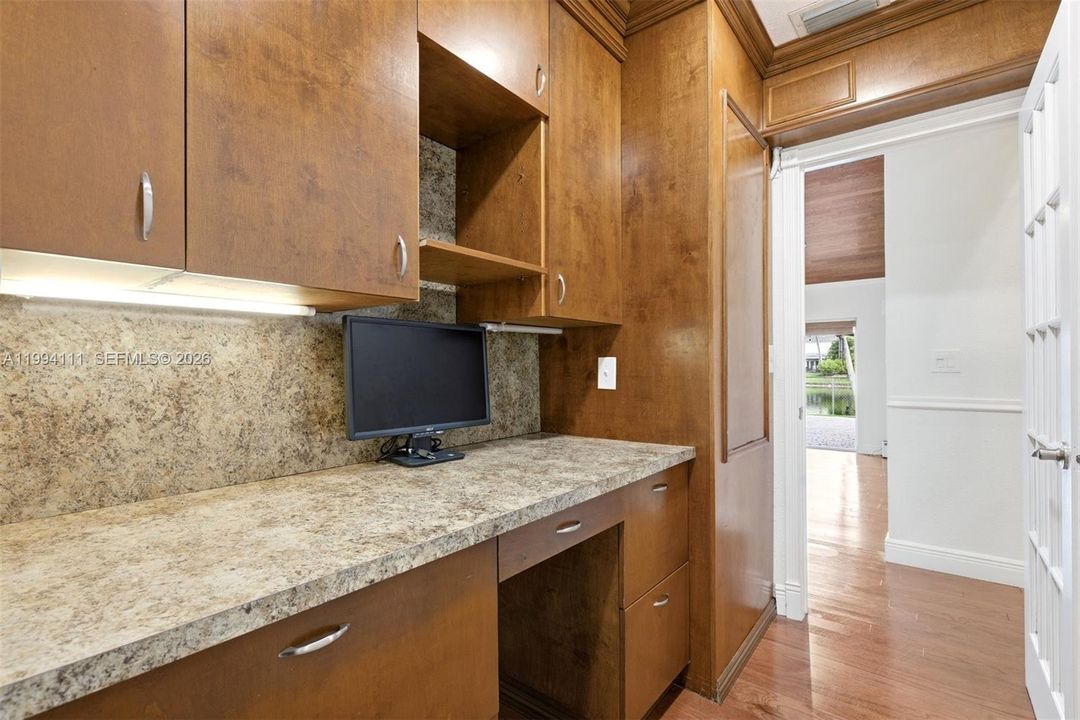For Sale: $899,900 (3 beds, 2 baths, 1835 Square Feet)