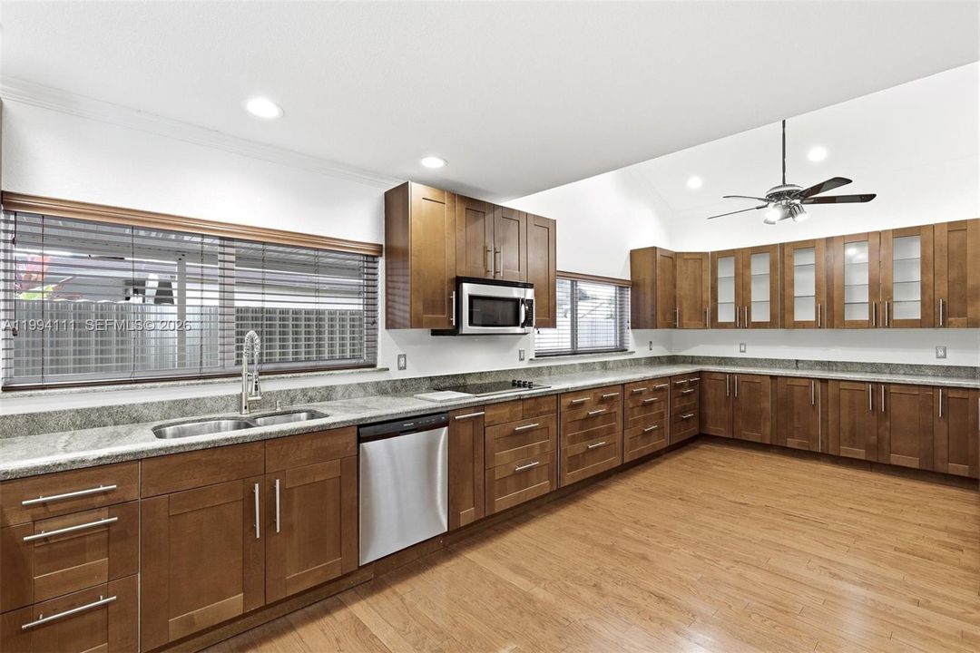 For Sale: $899,900 (3 beds, 2 baths, 1835 Square Feet)